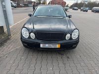 Gebraucht Mercedes E220 150 PS (110 kW) 2004 Schwarz Limousine