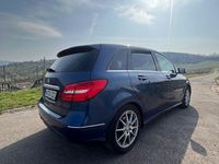 Gebraucht Mercedes B200 156 PS (114 kW) 2012 Blau Van / Kleinbus