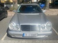 Gebraucht Mercedes E240 Avantgarde 170 PS (125 kW) 1998 Silber Limousine