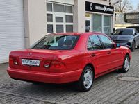 Gebraucht Mercedes E230 150 PS (110 kW) 1996 Rot Limousine