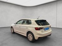 Gebraucht Skoda Fabia Ambition 110 PS (80 kW) 2022 Moonweiß perleffekt Kleinwagen