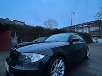 Gebraucht BMW 116 122 PS (89 kW) 2010 Schwarz Kleinwagen