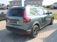 Gebraucht Dacia Jogger Expression 110 PS (80 kW) 2024 Grün Van / Kleinbus