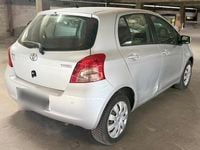 Gebraucht Toyota Yaris 87 PS (63 kW) 2007 Silber Kleinwagen
