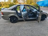 Second-hand Ford Focus Ghia 101 CP (74 kW) 2003 Gri Berlinǎ