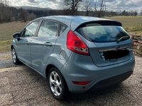 Gebraucht Ford Fiesta 97 PS (71 kW) 2010 Grau Kleinwagen