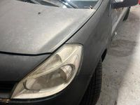 Gebraucht Renault Clio II 75 PS (55 kW) 2007 Schwarz Kleinwagen