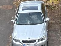 Gebraucht BMW 325 204 PS (150 kW) 2010 Silber Limousine