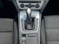 Gebraucht VW Passat 150 PS (110 kW) 2017 Blau Kombi