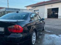 Gebraucht BMW 318 129 PS (94 kW) 2007 Schwarz Limousine