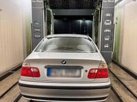 Gebraucht BMW 318 118 PS (86 kW) 1998 Silber Limousine