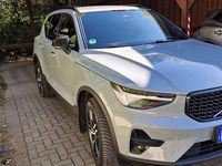 Usado Volvo XC40 Plus 197 HP (144 kW) 2024 Cinzento SUV