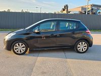 Gebraucht Peugeot 208 Active 95 PS (69 kW) 2012 Schwarz Kleinwagen
