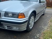 Second-hand BMW 320 150 CP (110 kW) 1992 Argintiu Berlinǎ