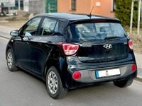 Gebraucht Hyundai i10 Trend 67 PS (49 kW) 2018 Schwarz Kleinwagen