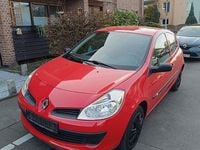 Gebraucht Renault Clio II Dynamique 75 PS (55 kW) 2007 Rot Kleinwagen
