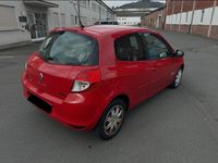 Gebraucht Renault Clio IV 75 PS (55 kW) 2013 Rot Kleinwagen