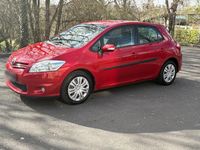 Gebraucht Toyota Auris 132 PS (97 kW) 2010 Rot Kleinwagen