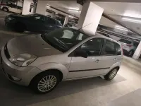 Używany Ford Fiesta 80 KM (58 kW) 2005 Srebrny Hatchback