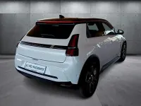 Neu Renault 5 E-Tech Komfort 110 kW (150 PS) 2026 Weiß Limousine