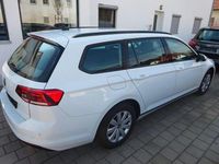 Gebraucht VW Passat Basis 150 PS (110 kW) 2022 Weiß Kombi