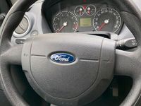 gebraucht Ford Fiesta schwarz Benzin 5-Türer