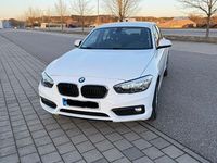 Gebraucht BMW 118 Advantage 136 PS (100 kW) 2018 Weiß Kleinwagen