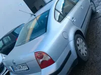 Second-hand VW Passat 102 CP (75 kW) 2000 Argintiu Berlinǎ