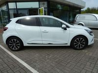 Gebraucht Renault Clio V Intens 101 PS (74 kW) 2020 Gletscherweiss Kleinwagen