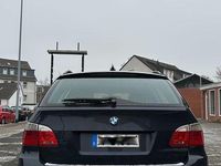 Gebraucht BMW 525 197 PS (144 kW) 2007 Blau Kombi