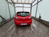 Gebraucht Mazda 3 105 PS (77 kW) 2012 Rot Kleinwagen