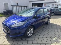 Gebraucht Ford Fiesta Trend 82 PS (60 kW) 2015 Blau Limousine