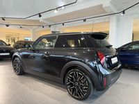 Gebraucht Mini Cooper S Favoured 204 PS (150 kW) 2024 Midnight black ii Kleinwagen