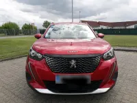 Gebraucht Peugeot 2008 Allure 131 PS (96 kW) 2021 Rot SUV