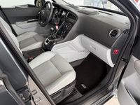 Gebraucht Peugeot 5008 Platinum 156 PS (114 kW) 2010 Grau Van / Kleinbus
