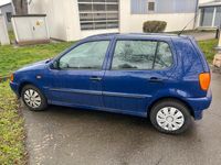 Gebraucht VW Polo 60 PS (44 kW) 1998 Blau Kleinwagen