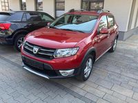 Gebraucht Dacia Sandero 90 PS (66 kW) 2015 Rot Limousine