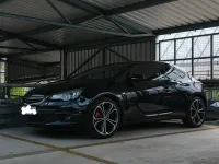 Gebraucht Opel Astra GTC 180 PS (132 kW) 2012 Schwarz Coupé