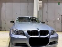 Gebraucht BMW 325 250 PS (183 kW) 2005 Silber Limousine