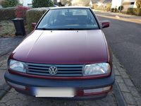 Gebraucht VW Vento 75 PS (55 kW) 1993 Rot Limousine