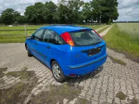 Gebraucht Ford Focus 100 PS (73 kW) 2003 Blau Limousine