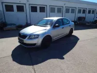 Gebraucht Skoda Octavia Active 105 PS (77 kW) 2013 Brilliantsilber metallic Kleinwagen