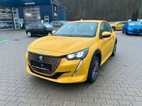 Gebraucht Peugeot e-208 Active 100 kW (136 PS) 2021 Gelb Kleinwagen