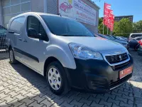 Gebraucht Peugeot Partner Comfort plus 99 PS (72 kW) 2015 Silber Van / Kleinbus