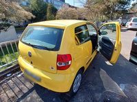 Gebraucht VW Fox 54 PS (39 kW) 2005 Gelb Kleinwagen