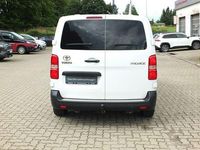 Gebraucht Toyota Proace 120 PS (88 kW) 2019 Schaumweiß Van / Kleinbus