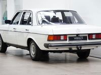 Gebraucht Mercedes 200 109 PS (80 kW) 1981 Weiß Limousine