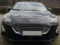 Second-hand Ford Focus 125 CP (91 kW) 2022 Negru Berlinǎ