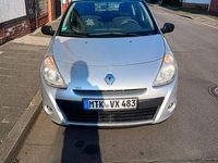 Gebraucht Renault Clio II Authentique 75 PS (55 kW) 2011 Silber Limousine