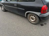 Usata Opel Corsa 60 CV (44 kW) 1997 Nero Utilitaria